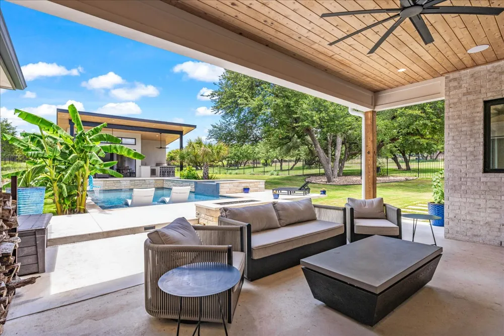 9600 Stratus Drive Dripping Springs, TX 78620
