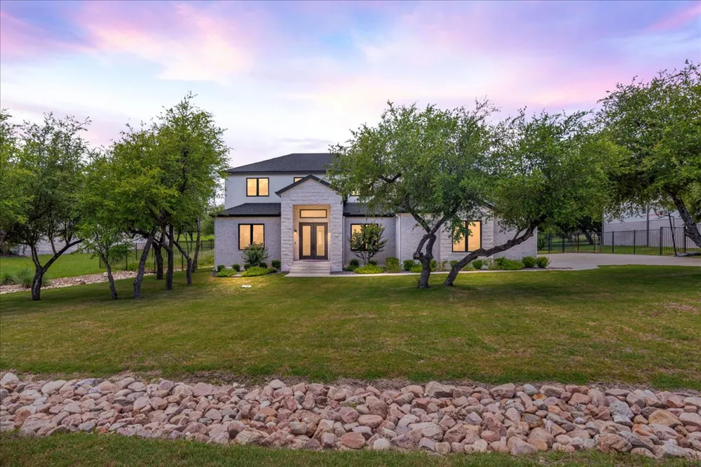 9600 Stratus Drive Dripping Springs, TX 78620