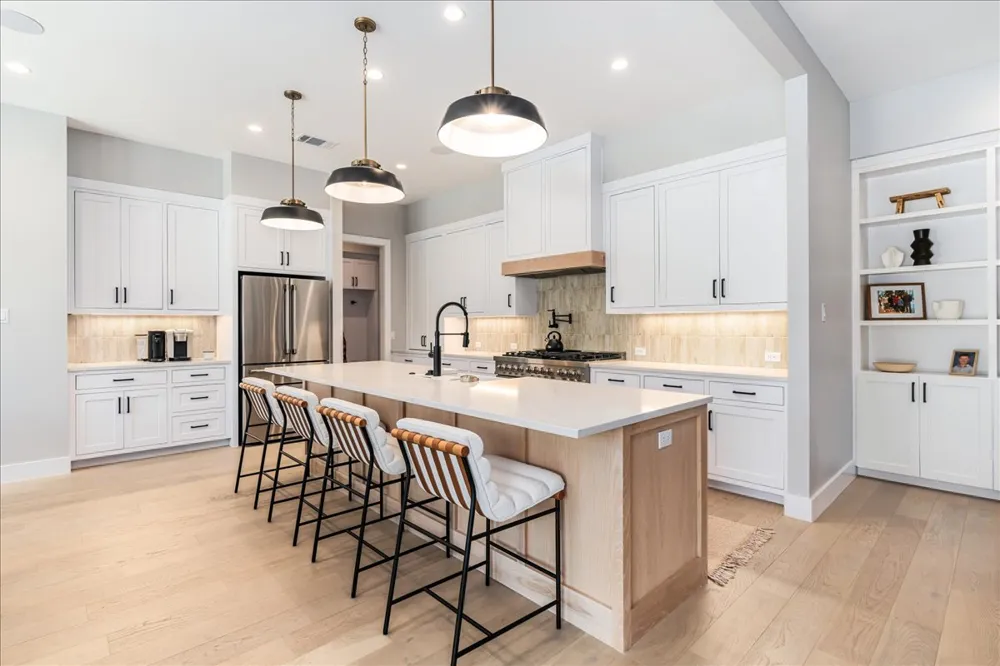 9600 Stratus Drive Dripping Springs, TX 78620