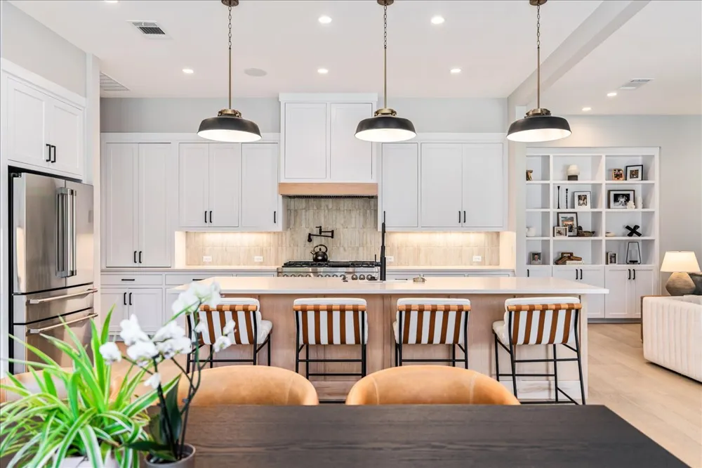 9600 Stratus Drive Dripping Springs, TX 78620