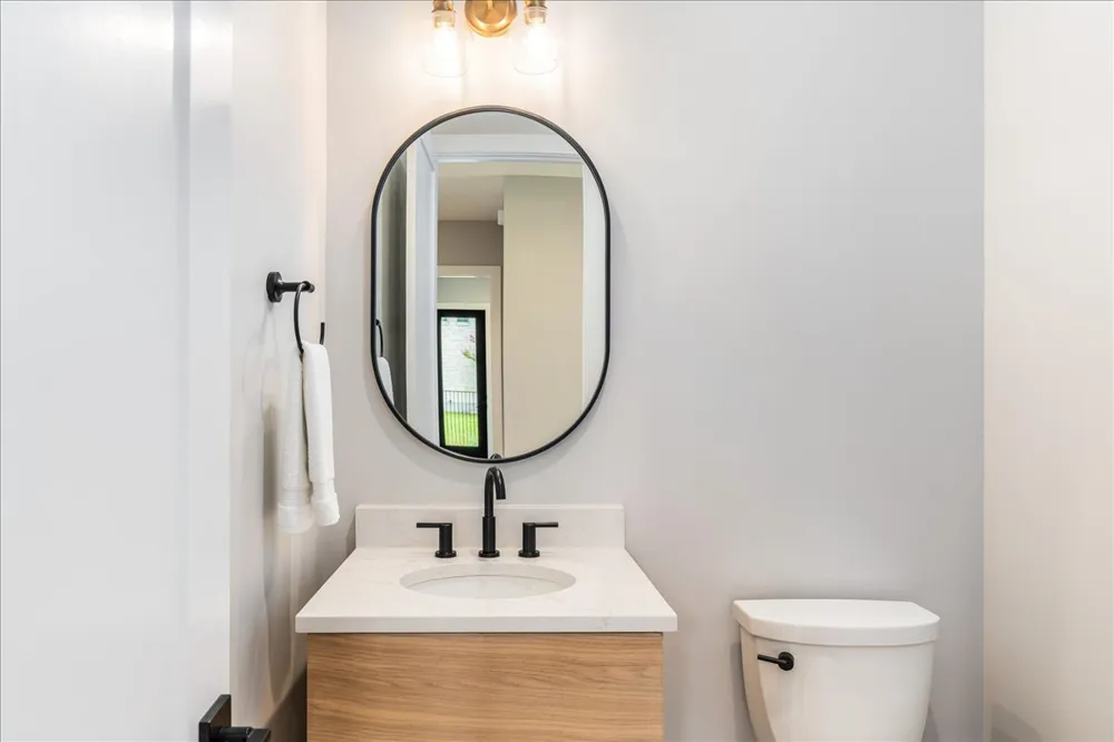 9600 Stratus Drive Dripping Springs, TX 78620