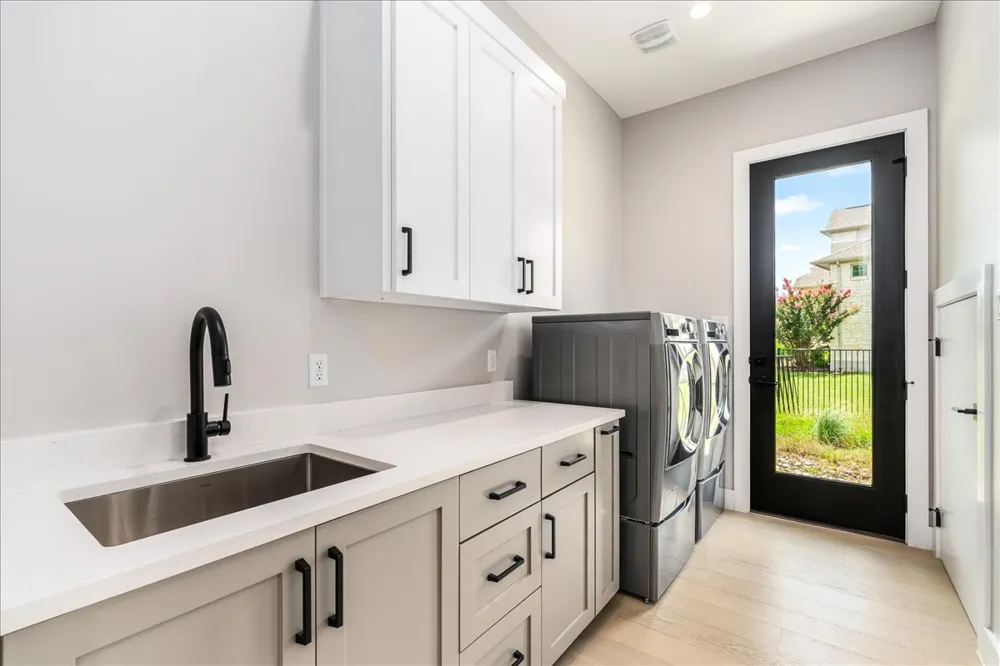 9600 Stratus Drive Dripping Springs, TX 78620