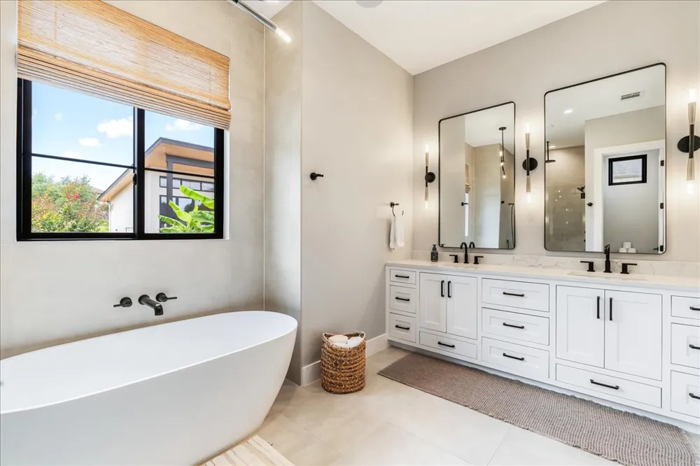 9600 Stratus Drive Dripping Springs, TX 78620