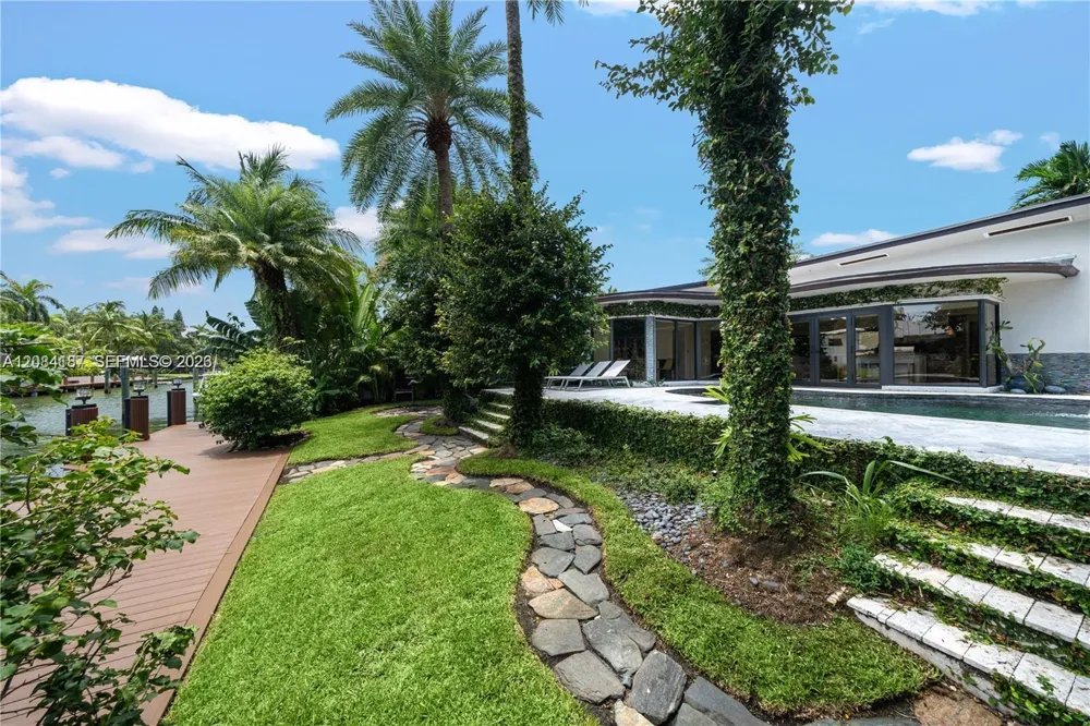 1160 NE 91st St Miami, FL 33138