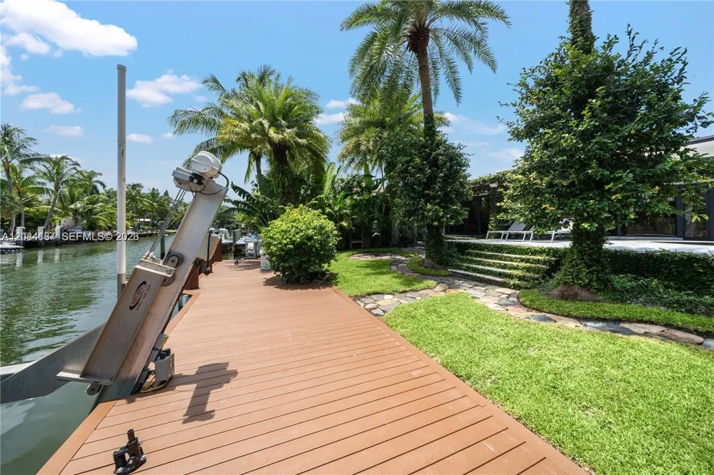 1160 NE 91st St Miami, FL 33138