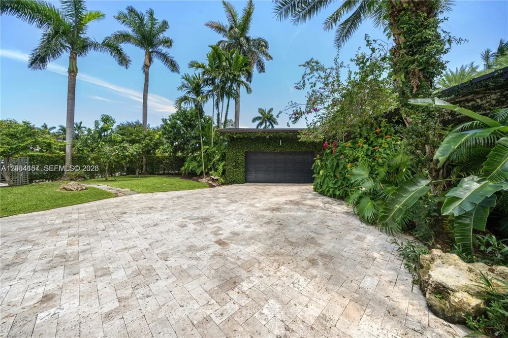 1160 NE 91st St Miami, FL 33138