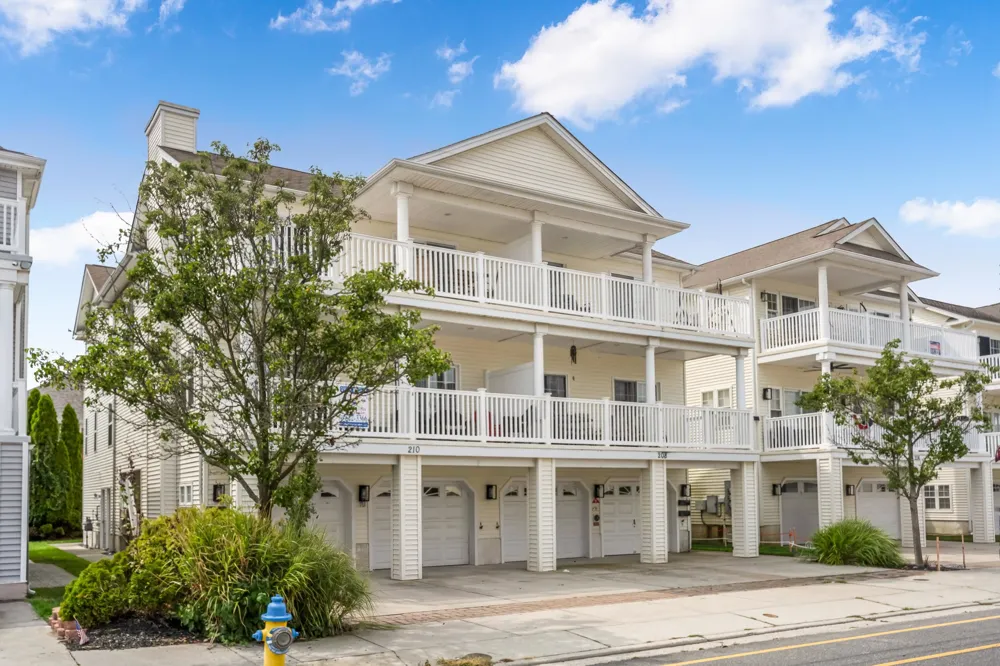 210 E Garfield Avenue Wildwood, NJ 08260
