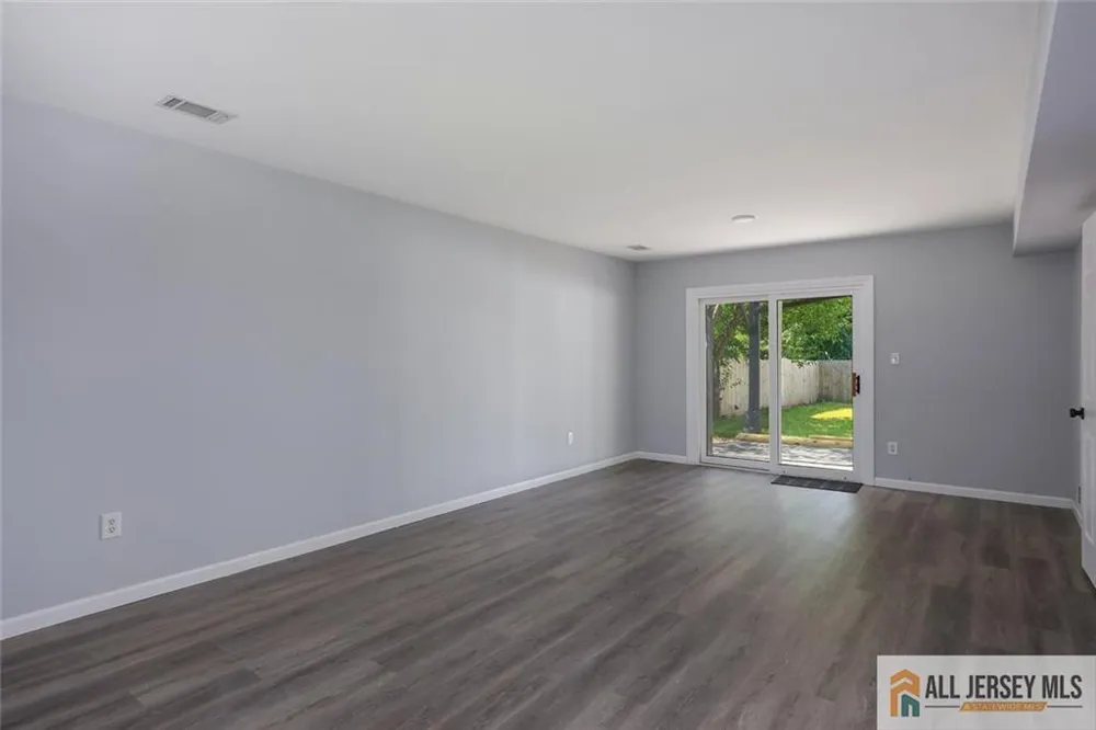 47 Gaskill Avenue Edison, NJ 08817
