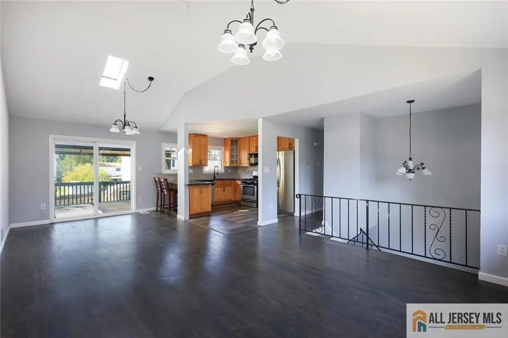 47 Gaskill Avenue Edison, NJ 08817