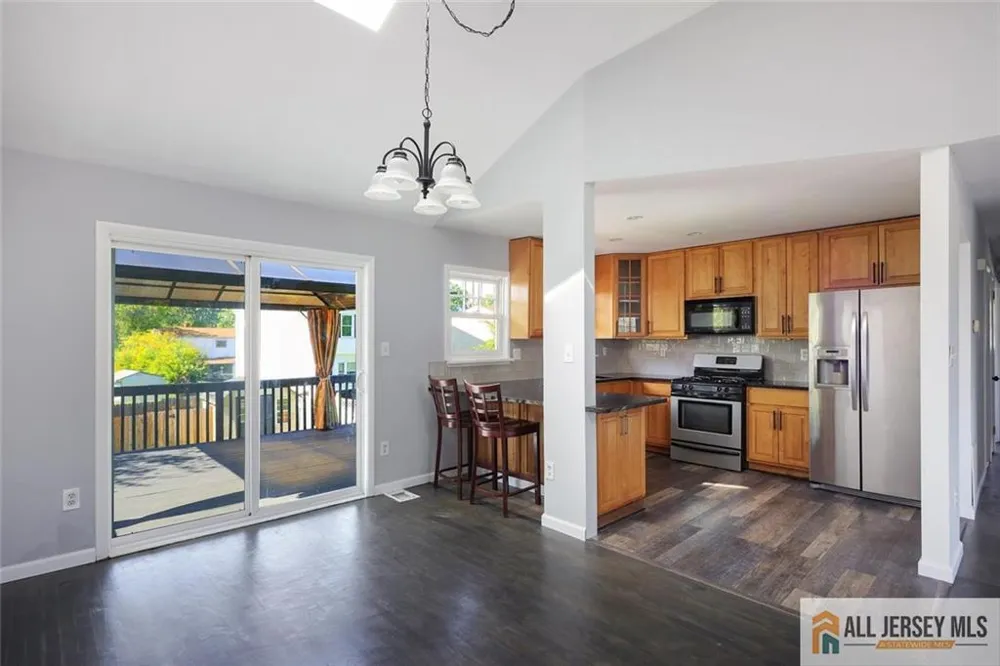 47 Gaskill Avenue Edison, NJ 08817