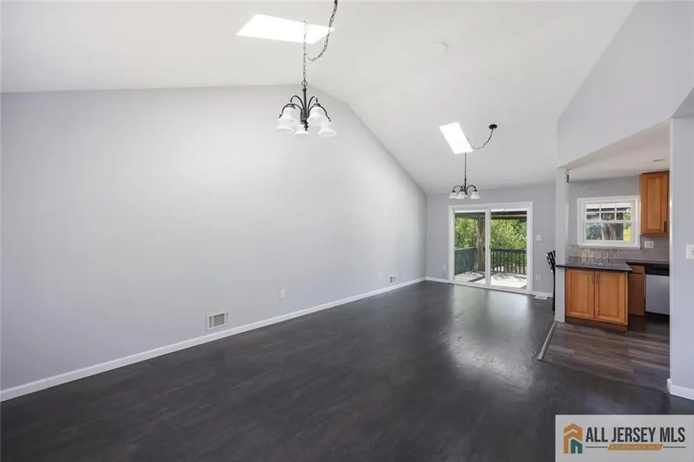 47 Gaskill Avenue Edison, NJ 08817
