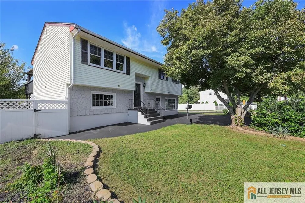 47 Gaskill Avenue Edison, NJ 08817