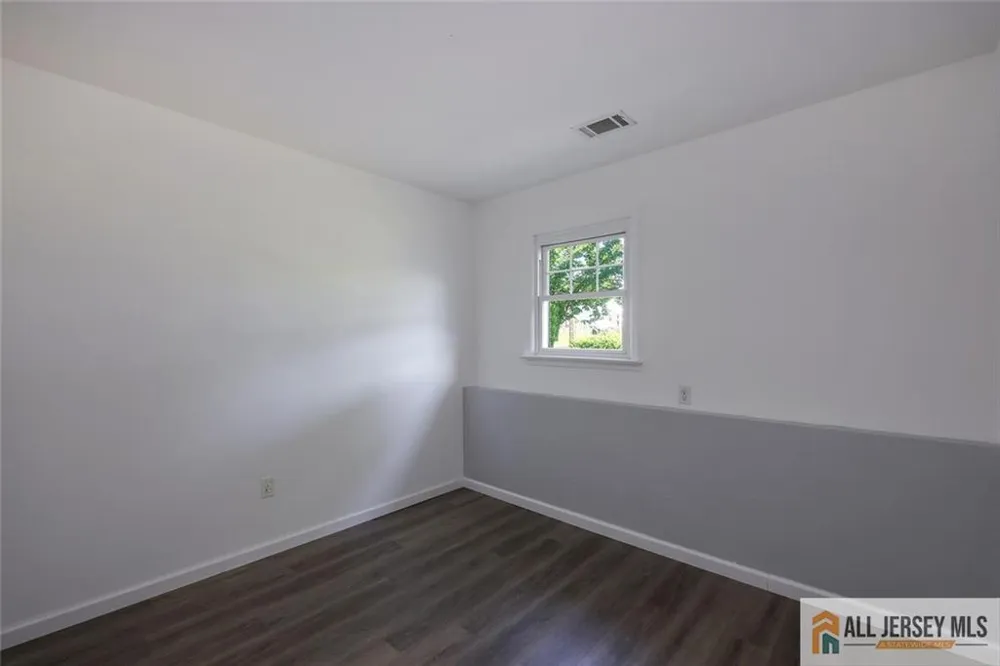47 Gaskill Avenue Edison, NJ 08817