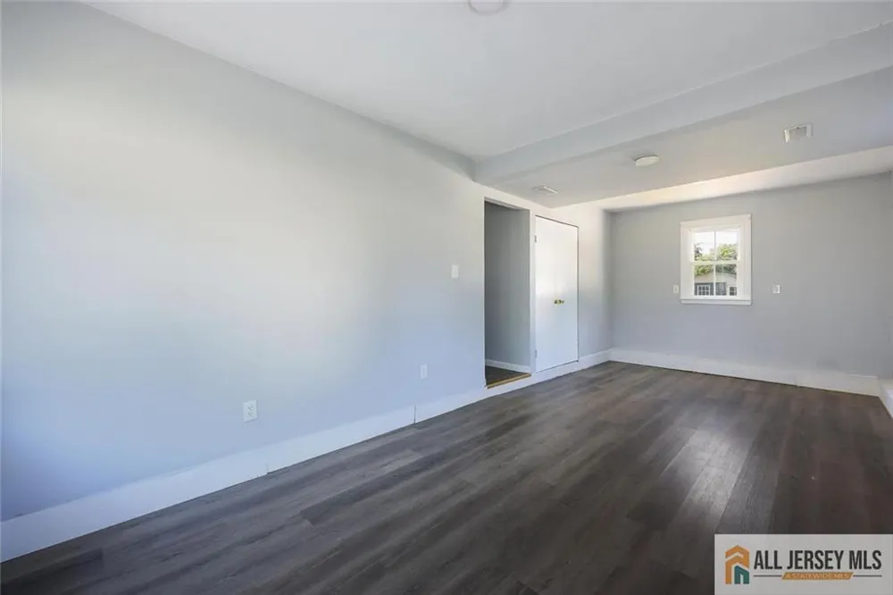 47 Gaskill Avenue Edison, NJ 08817