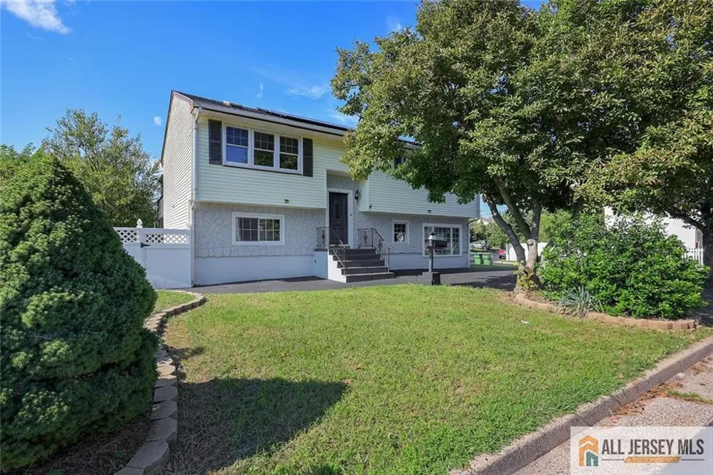 47 Gaskill Avenue Edison, NJ 08817