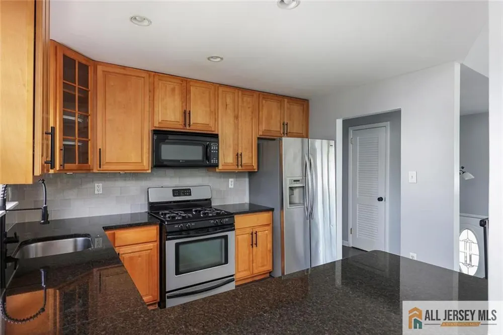 47 Gaskill Avenue Edison, NJ 08817