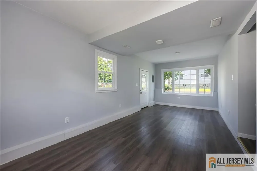 47 Gaskill Avenue Edison, NJ 08817