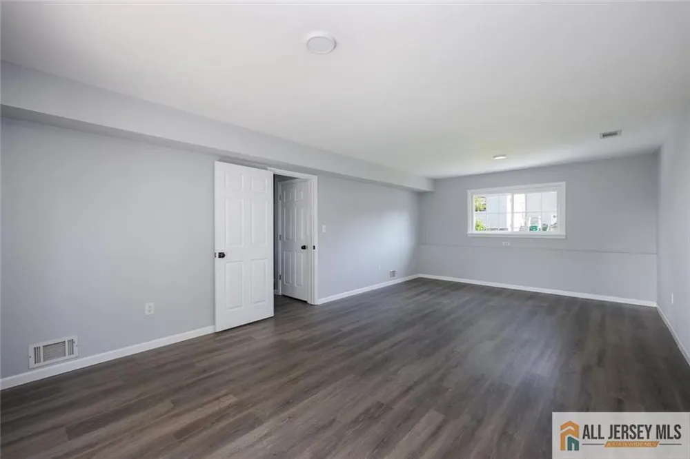 47 Gaskill Avenue Edison, NJ 08817