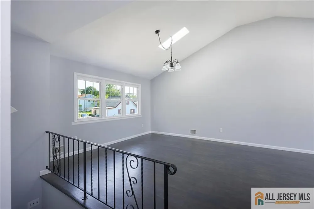 47 Gaskill Avenue Edison, NJ 08817