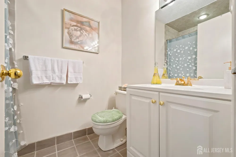 444 Bayberry Court Englishtown, NJ 07226