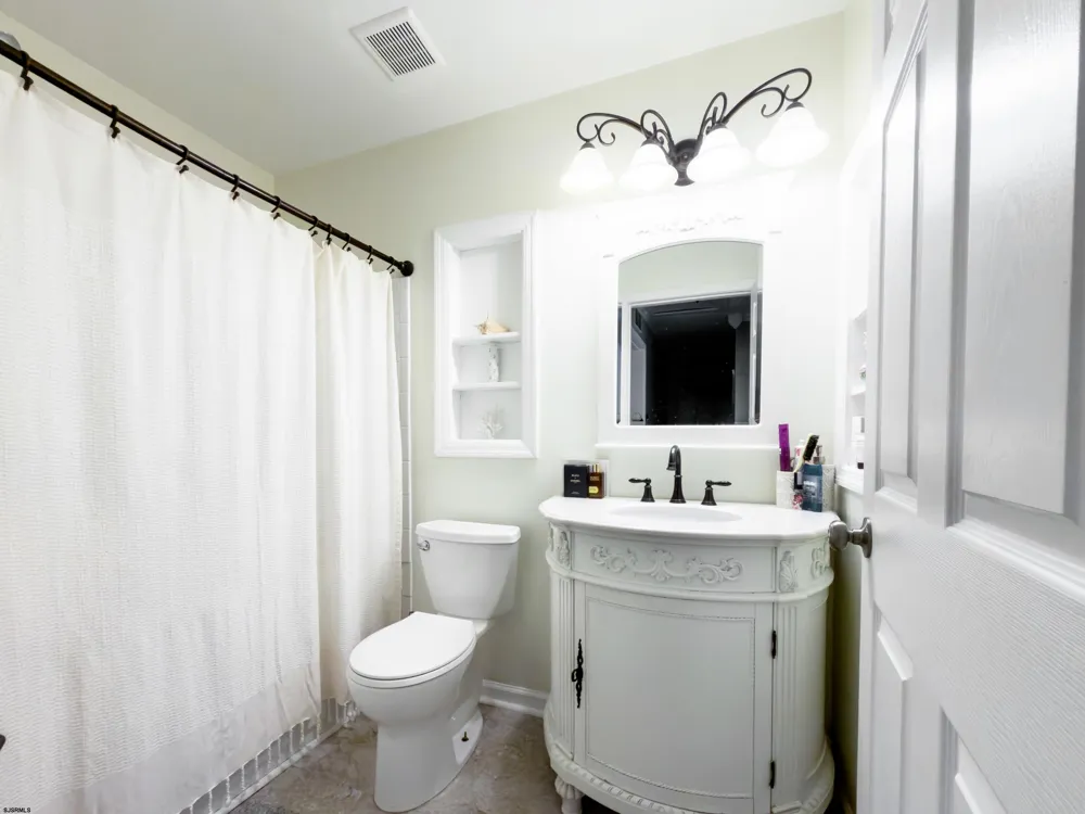 114 Pine Knoll Cir Hamilton Township, NJ 08330