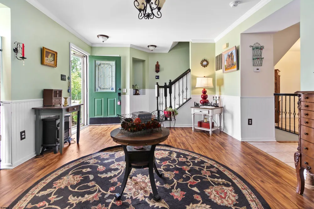 114 Pine Knoll Cir Hamilton Township, NJ 08330
