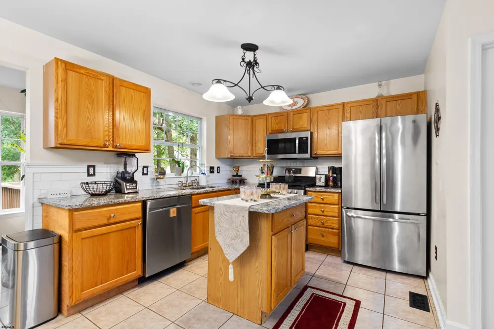 114 Pine Knoll Cir Hamilton Township, NJ 08330