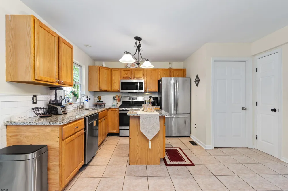 114 Pine Knoll Cir Hamilton Township, NJ 08330