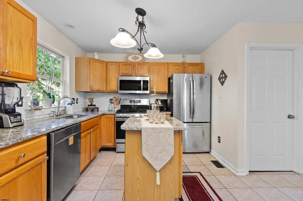 114 Pine Knoll Cir Hamilton Township, NJ 08330