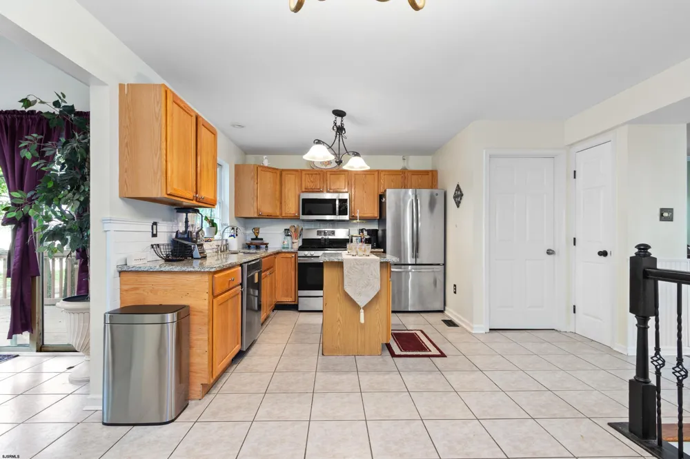 114 Pine Knoll Cir Hamilton Township, NJ 08330