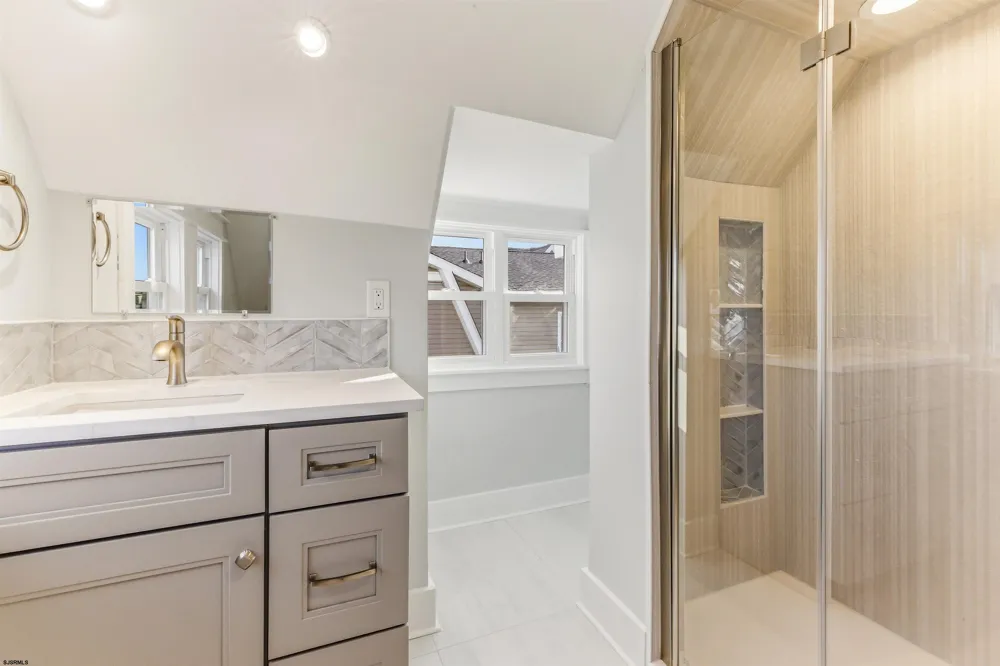 735 Wesley Ave Ocean City, NJ 08226
