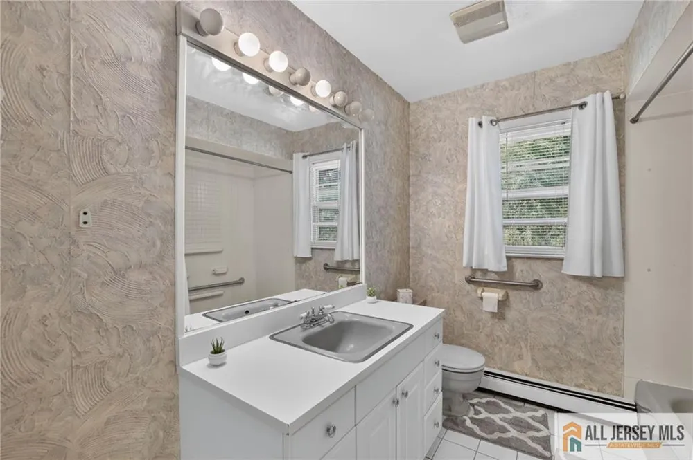 47 Leonardine Avenue South River, NJ 08882