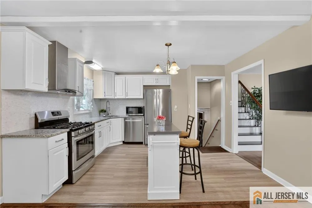 47 Leonardine Avenue South River, NJ 08882
