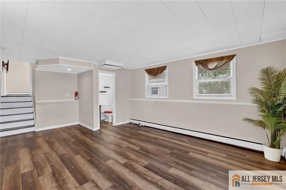 47 Leonardine Avenue South River, NJ 08882