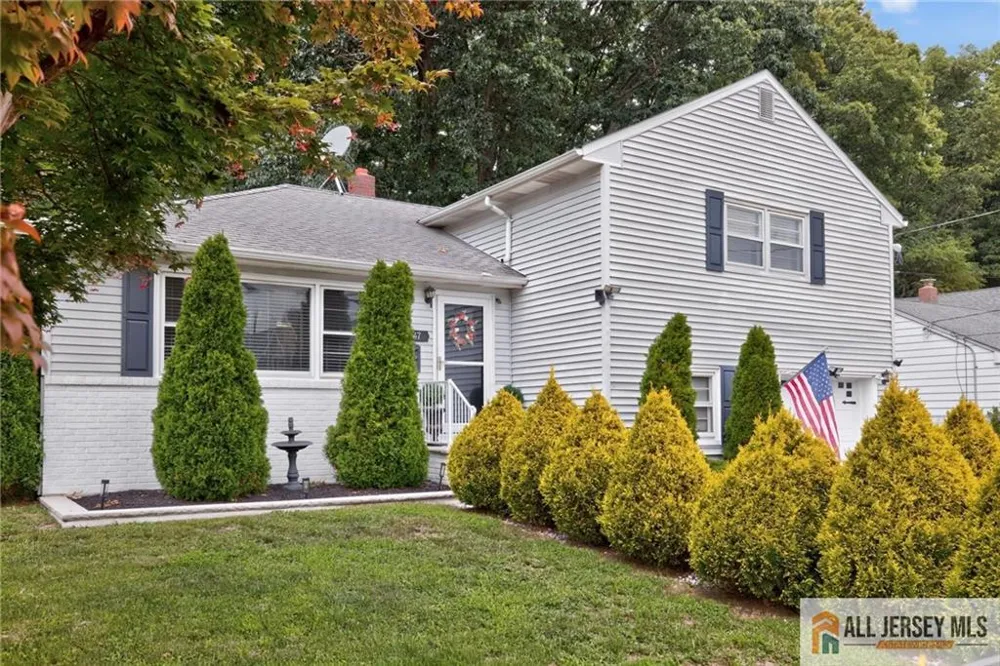 47 Leonardine Avenue South River, NJ 08882