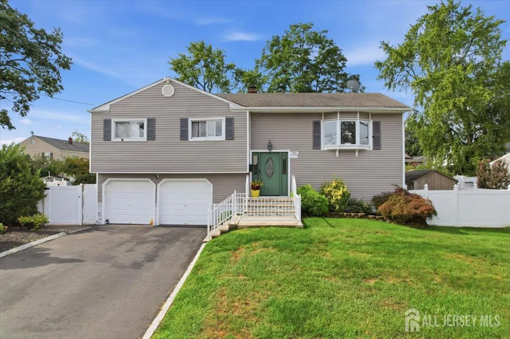105 Osceola Avenue Middlesex, NJ 08846