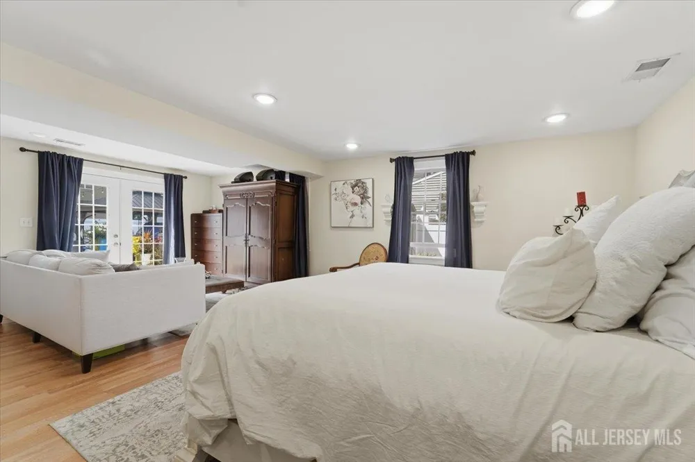 105 Osceola Avenue Middlesex, NJ 08846