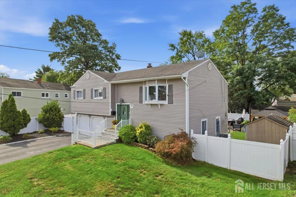105 Osceola Avenue Middlesex, NJ 08846