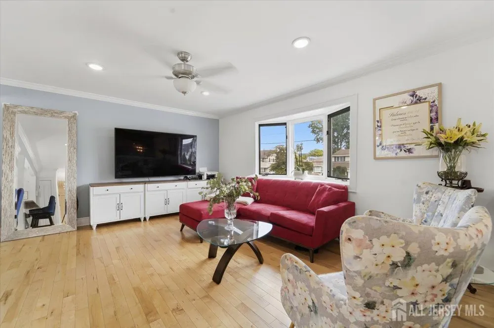 105 Osceola Avenue Middlesex, NJ 08846
