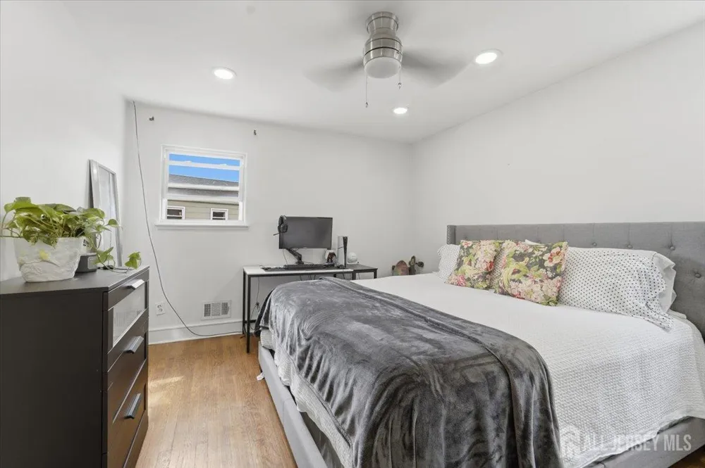 105 Osceola Avenue Middlesex, NJ 08846