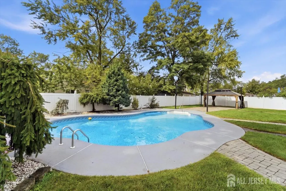 105 Osceola Avenue Middlesex, NJ 08846