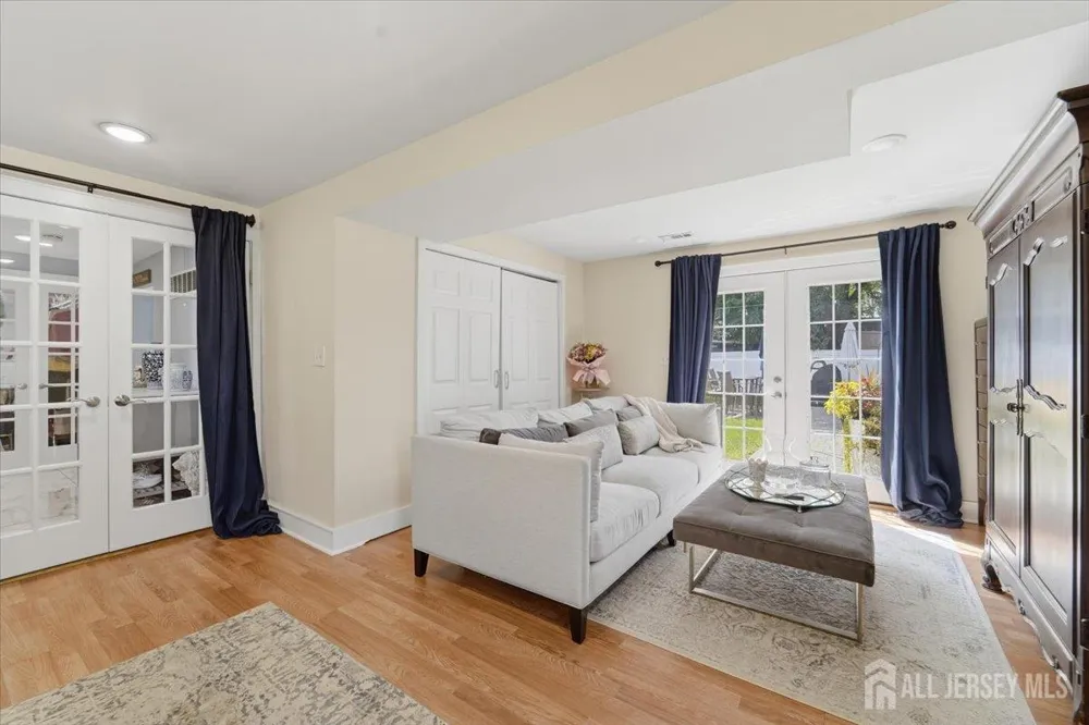 105 Osceola Avenue Middlesex, NJ 08846