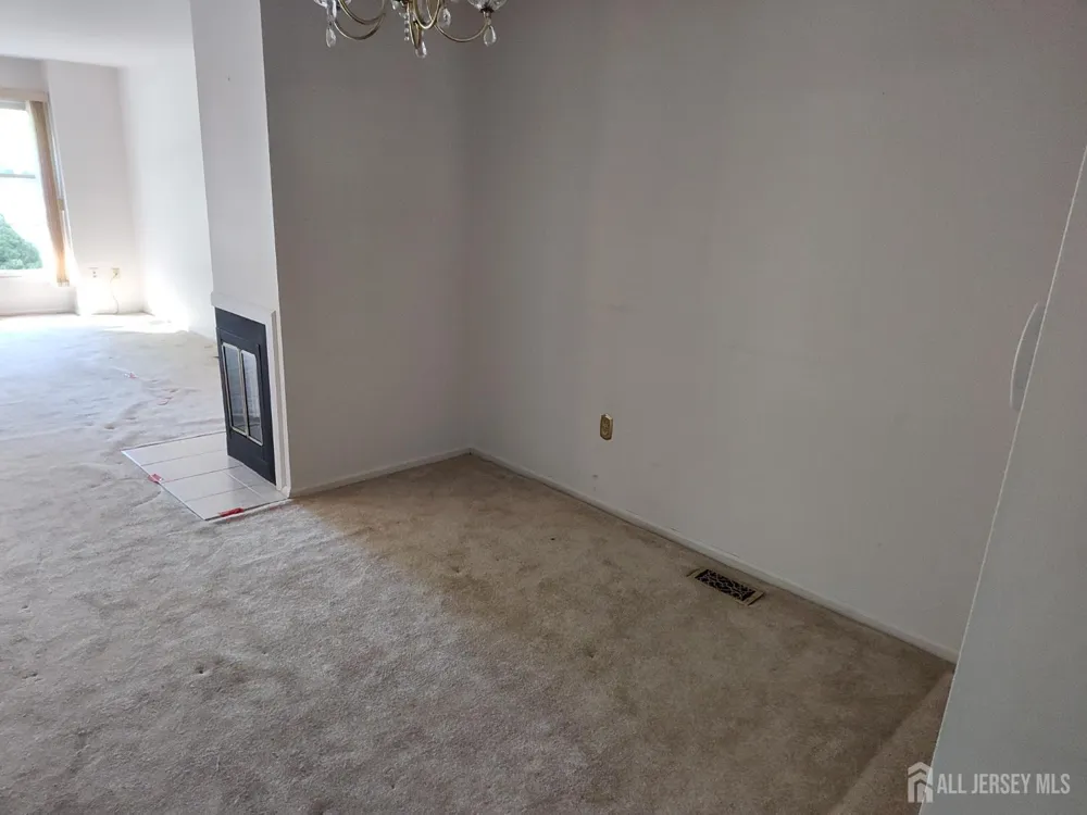 106 Northampton Drive Holmdel, NJ 07733