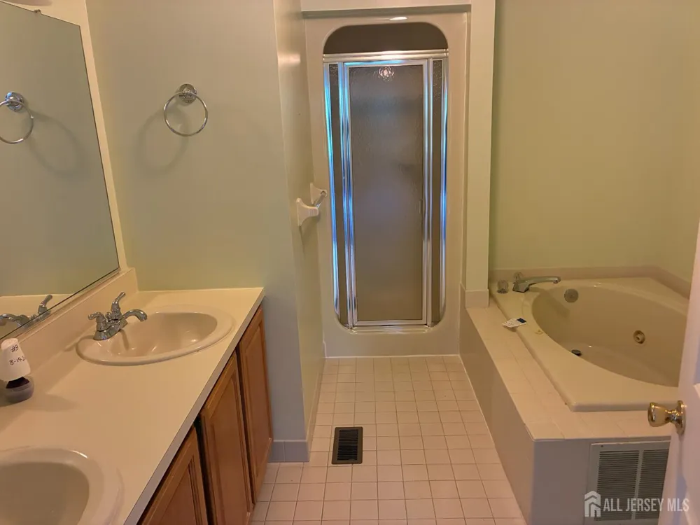 106 Northampton Drive Holmdel, NJ 07733