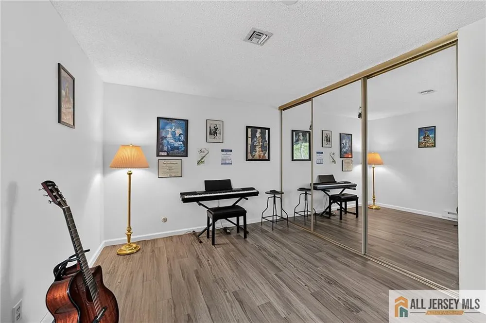 21 Celtis Plaza #21B Monroe, NJ 08831