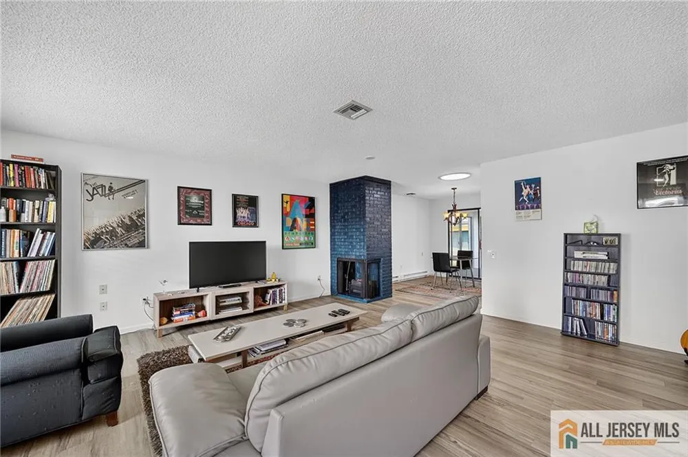 21 Celtis Plaza #21B Monroe, NJ 08831