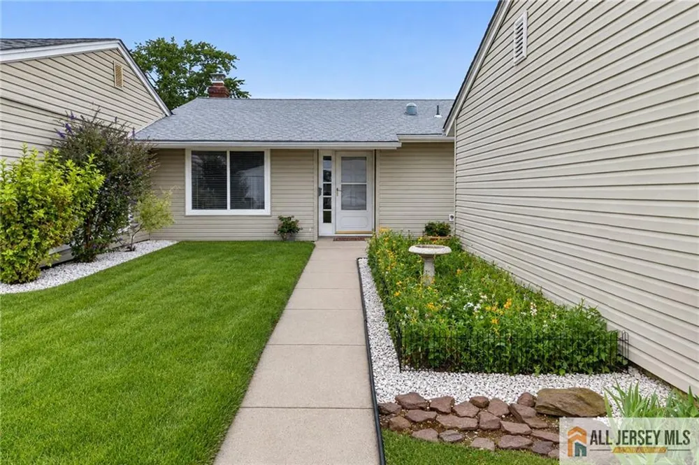 21 Celtis Plaza #21B Monroe, NJ 08831