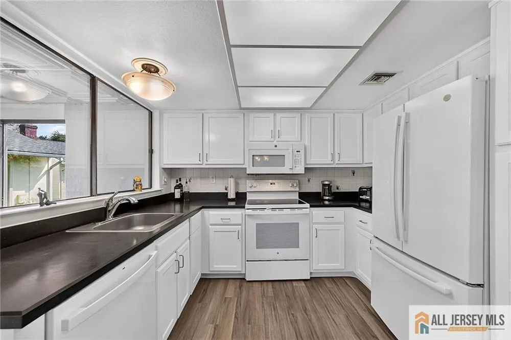 21 Celtis Plaza #21B Monroe, NJ 08831