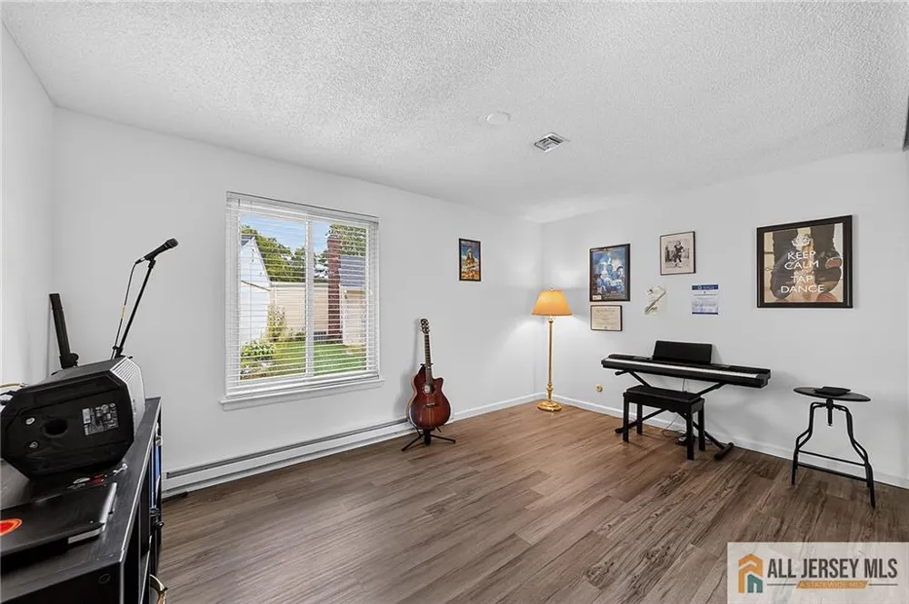 21 Celtis Plaza #21B Monroe, NJ 08831