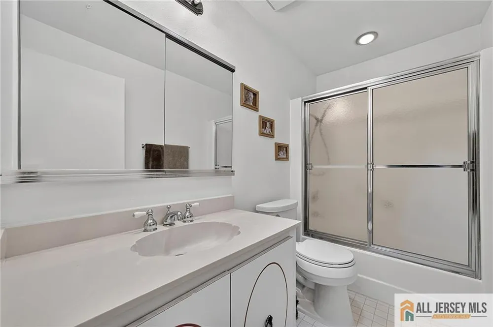 21 Celtis Plaza #21B Monroe, NJ 08831